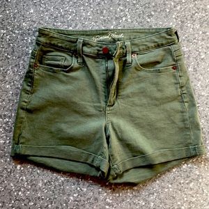 Forest green rolled cuff short